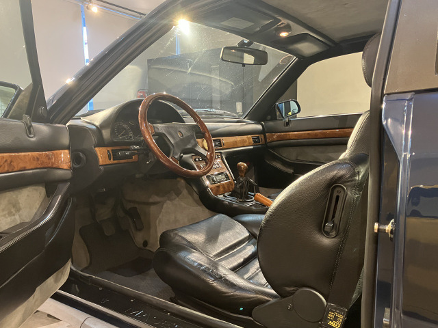 ������ɂ����M�u���́A���[�U�[�l���璼�ڂ����肢�����������q�ŁA��Ԃ����ɗǍD!�O���̐F���͂ƂĂ�30�N�ȏオ�o�߂��Ă���悤�ɂ͊����܂���B