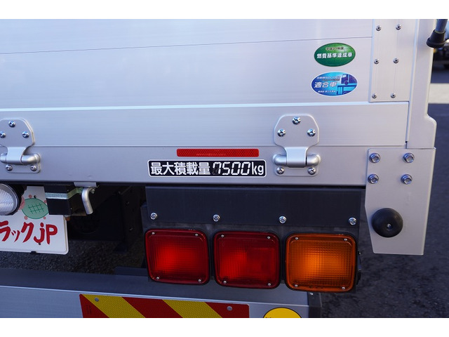 �V�Ԓ����������Ă���܂��B���g�p�̎ԂȂǂ����Ŕ[���������g���b�N����������u���Ă���܂��̂ł������������B