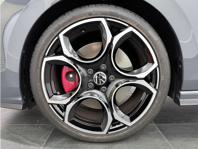 DCC�p�b�P�[�W�ɕt���̏���19�C���`�A���~�z�C�[���B�^�C����8���R�ȏ�c���Ă���܂��B���̑��A�d�q���䎮�f�B�t�@�����V�������b�N���p�X�|�[�c�T�X�y���V�����E���b�h�u���[�L�L�����p�[�������܂��B