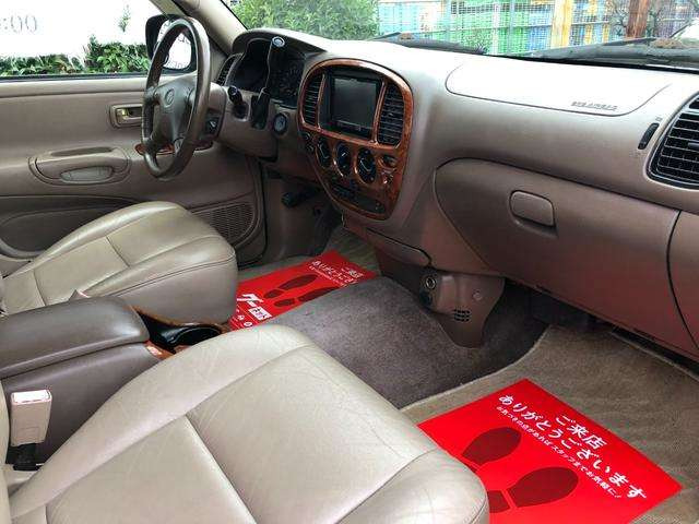 �����̃x�[�W���{�v�V�[�g�ŏ�Ԃ��Y��ł��B�_�b�V���{�[�h�����ꓙ���Ȃ��Y��ł�!�n�f�W�Ή�SD�i�r!DVD�r�f�I�Đ��EBluetooth�I�[�f�B�I�Ή�!2WD/4WD�X�C�b�`!CARGO�����v�X�C�b�`