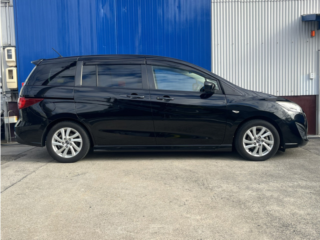 �z�C�[���̓I�v�V������16�C���`�A���~�z�C�[���𓋍ځB�^�C���T�C�Y��205/55R16�ɂȂ�܂��B1�C���`�傫���Ȃ��Ă���܂��̂Ō����ڂ̔��͂��������܂��B