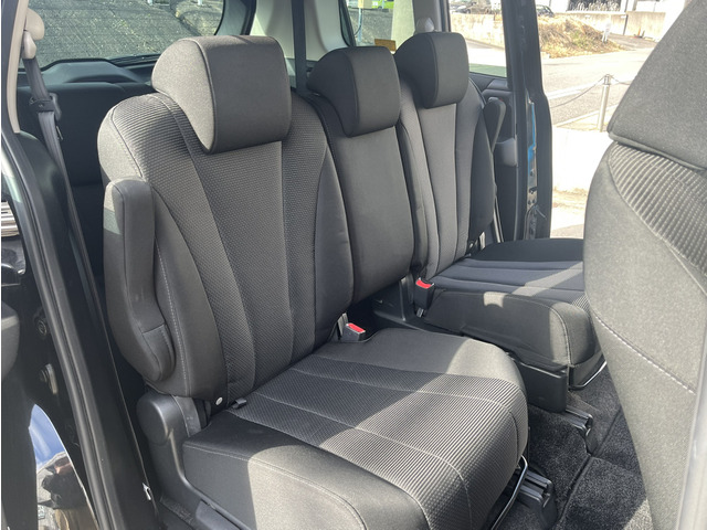 �Z�J���h�V�[�g���Y��ȏ�Ԃ��ێ��B���ʂ����ˏオ�肻�̒��Ƀh�����N�z���_�[�ƍ��ʂ����[����Ă���܂��B���t�ł͂��`���Â炢�̂ň�x���Ԃ����ɂ��z���������B