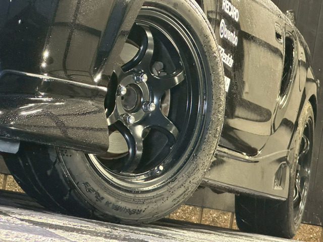 �yADVAN�A���~�z�C�[���z�����B�O���15�C���`�A16�C���`�̑����ƂȂ�܂��B