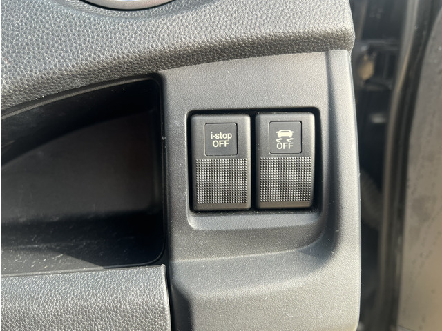 ���S�����̉�����h�~���u���t���Ă���܂��B������̍ۂɎԑ����h���C�o�[���T�|�[�g���Ă���܂��B���S�����͂ǂꂾ���t���Ă��Ă����͂���܂���B