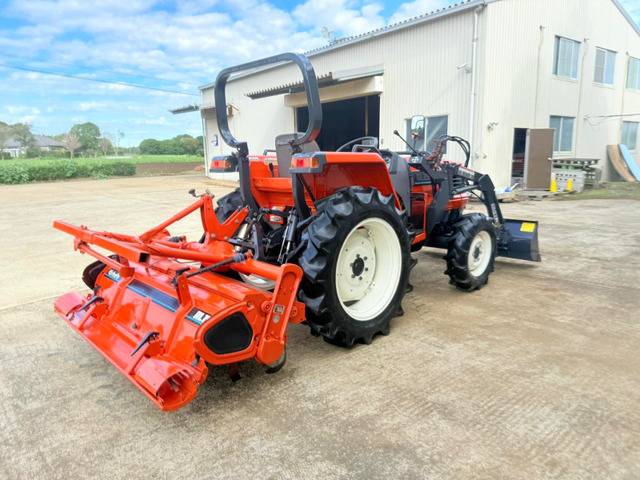 クボタミニバックホー