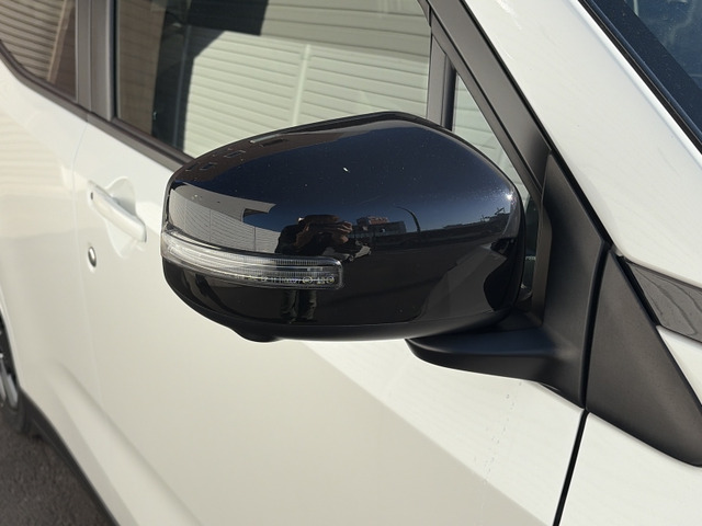 �y�E �T�C�h�~���[�z