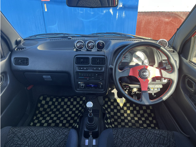 H9�N�� �X�Y�L �A���g���[�N�X RS/Z�����ɂ��܂����B�ꐢ���r���������������A���g���[�N�X�ł��B�l�C��4WD&times;5���}�j���A���ɂȂ�܂��B������10��km��O�ƒᑖ�s�Ȃ̂ő����ҏ�����1��ł��B