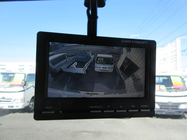 ���o�b�N���j�^�[�t���ł���