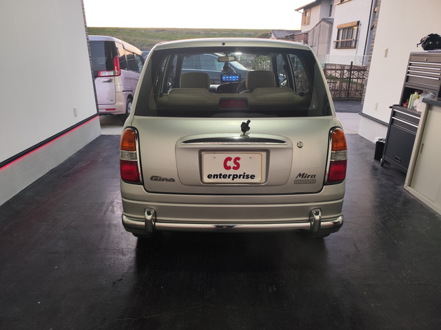 ミラジーノベース