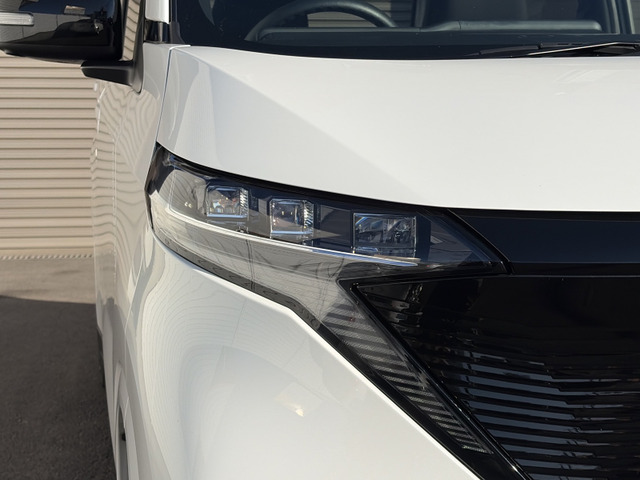 �yLED�w�b�h���C�g�z���V����ԑ��s�����ǍD�Ȏ��E���m�ۂ����S���ĉ^�]�ł��鍂�P�xLED�w�b�h���C�g�𑕔�!�_�����x�������A����d�͂��}�����Ă��܂��B