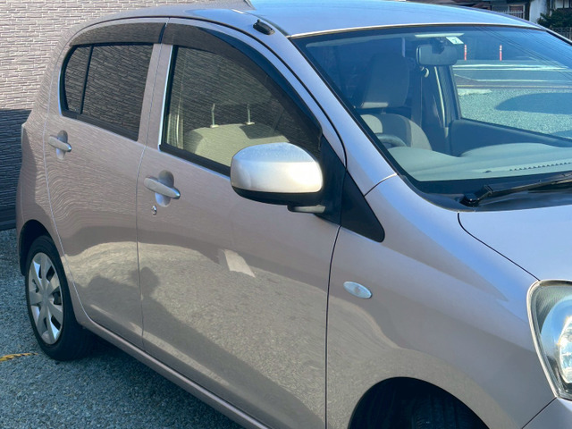 右のドアにも大きなへこみはありません(^^♪