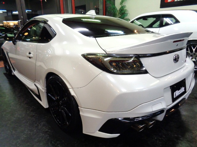 �N���X�^���z���C�g�p���J���[TRD�t���G�A��&TRD���A�X�|�C���[&�G�A���{���l�b�g&LED���C�g&LED�e�[��&�N���[�Y�R���g���[��&�V�[�g�q�[�^�[&18�C���`�A���~&�X�}�[�g�L�[�������[���Ԃł�