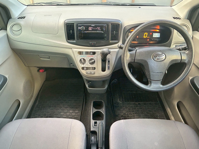 この画像見て頂いてもお解りのように内装の状態がいいです(^^♪