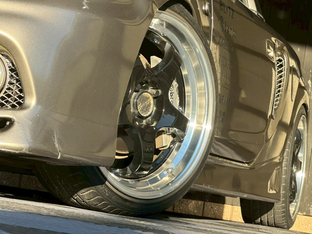 �yWork/MeisterS1R�A���~�z�u�����{�L�����p�[���������Ă���܂��B