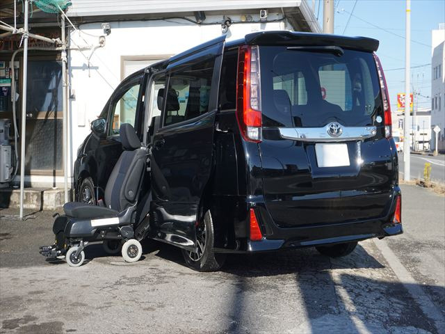 ノア2.0 Si ウェルキャブ サイドリフトアップシート 脱着タイプ 手動式