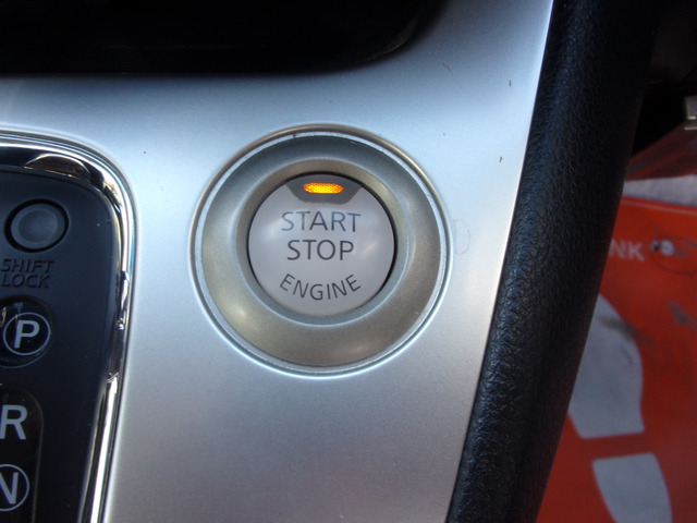 �G���W���X�^�[�g�̓v�b�V�����B