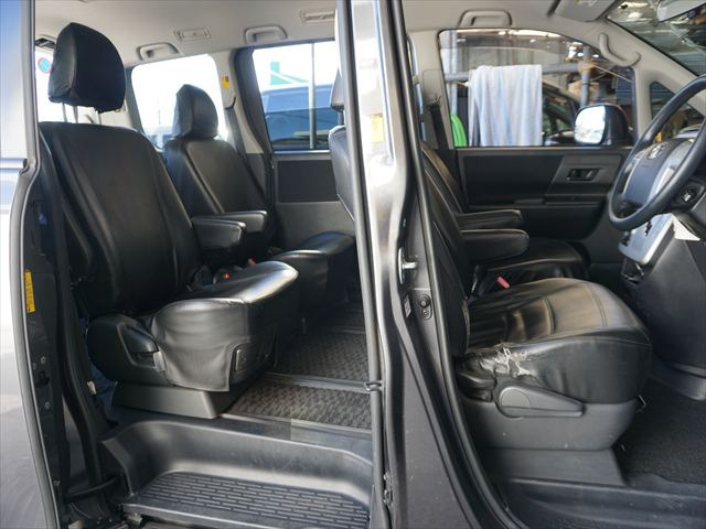 ヴォクシー2.0 X Lエディション