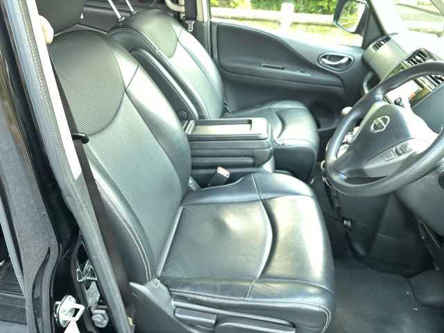 ��300,000�ɂĎԑ̐ō��A�������n�����i�ł��A ���T�C�N��������11,810�͕ʓr���Ղ������܂��B