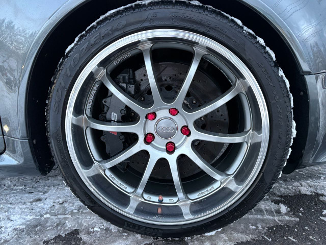 ヨコハマ アドバンレーシング!!オシャレは足元からプラス軽量化も足元からです♪