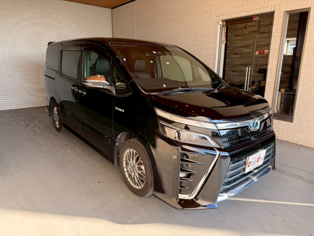 ヴォクシー1.8 ハイブリッド ZS 煌