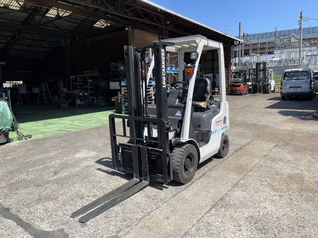 ユニキャリアエンジンタイプ　フォークリフト