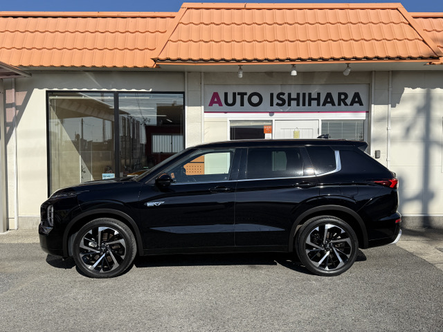 ボディーサイズは長さ471cm&times;幅186cm&times;高さ174cmとなっております。SUV標準サイズですので乗りにくさも感じにくいお車です!