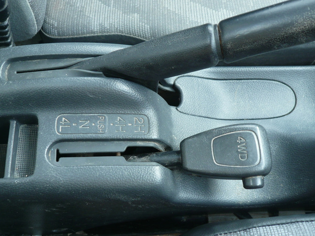 �p�[�g�^�C��4WD�������铹�ɍ��킹�ċ쓮�ւ�؂�ւ����܂�!���o�[1�ŁA2H�E4H�EN�E4L�ɐ؂�ւ��\�ł�&Sigma;(�K�D�K)