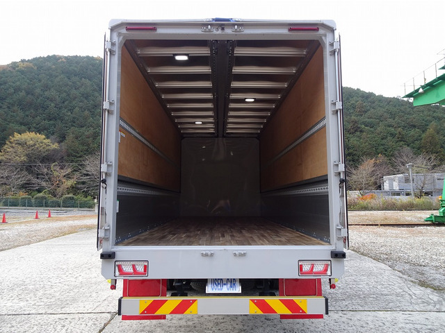 フォワードウィング