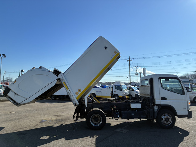 キャンターパッカー車