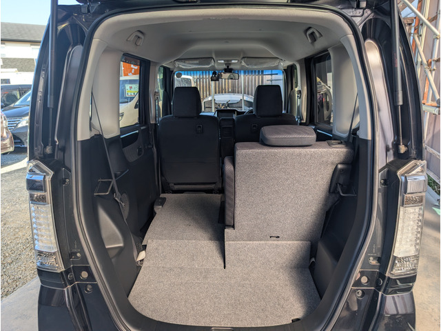 �����V�[�g�̔w������͕����|���ɂȂ��Ă܂��B���̏�Ԃł�3����Ԃ͉\�ł��B�V�[�g�̊Ԃɂ̓A�[�����X�g��������Ă܂��B