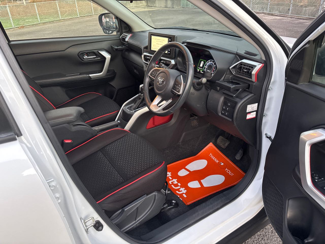 ��l�C�̃g���^�w���C�Y�x�����ɂ��܂���!�l�C�J���[�̃p�[��&times;�u���b�N�̃c�[�g���J���[�Ɉ��S�������[�����Ă���܂��B���񓖓X�ɂ��z�����������A�����ɂȂ��Ă�������!