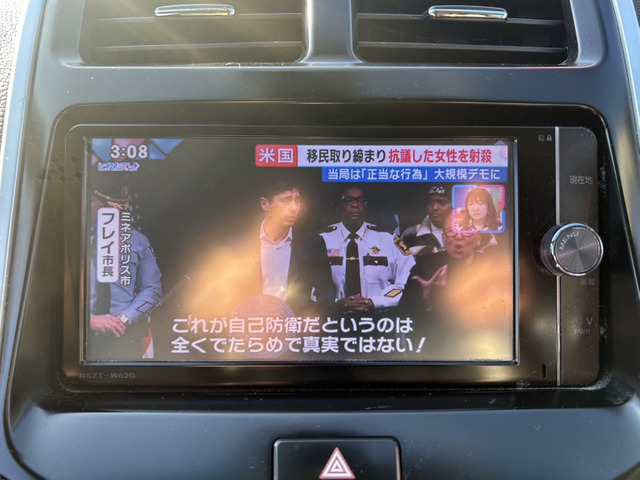 TV�i�r�ACD/DVD�ABluetooth�ȂǑ��@�\�ȃf�b�L�t����