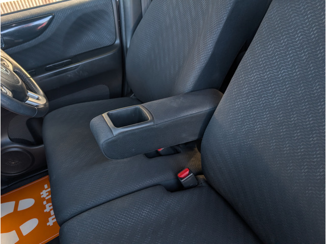 �V�[�g�Ԃ̔w�������|���΃A�[�����X�g�ɂȂ�܂��B�������Ƃ����p���ŉ^�]���o���ĕ֗��ł��B