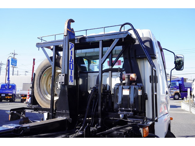 �V�Ԓ����������Ă���܂��B���g�p�̎ԂȂǂ����Ŕ[���������g���b�N����������u���Ă���܂��̂ł������������B