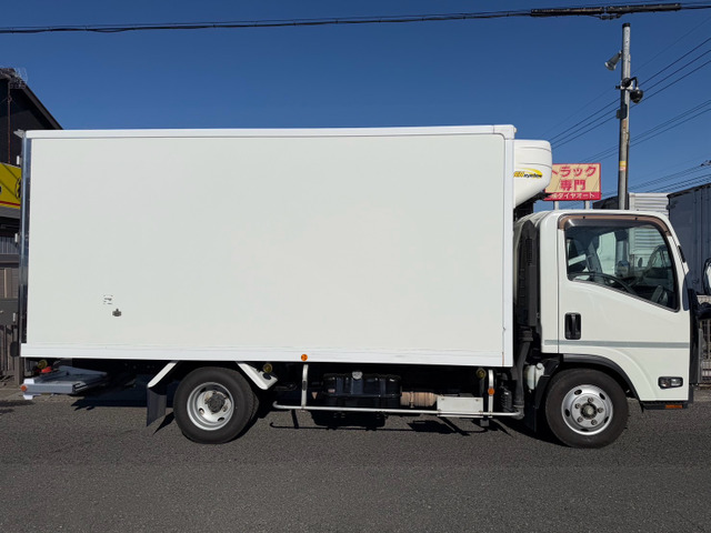 エルフ冷蔵冷凍車