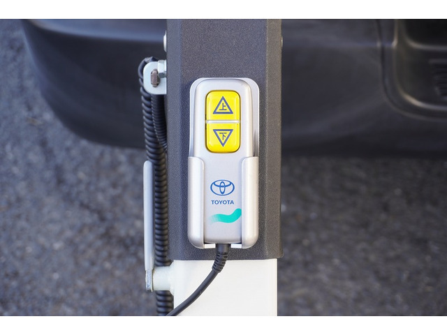 �V�Ԓ����������Ă���܂��B���g�p�̎ԂȂǂ����Ŕ[���������g���b�N����������u���Ă���܂��̂ł������������B