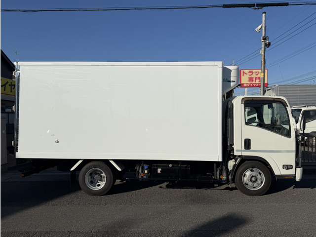 エルフ冷蔵冷凍車