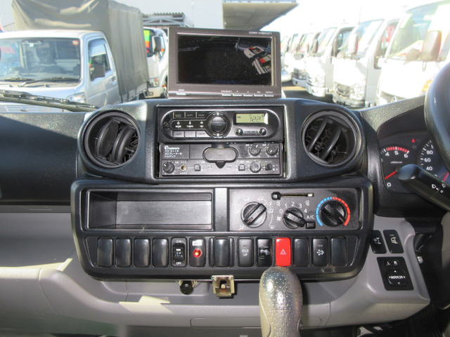 �������E�C���p�l���ł���