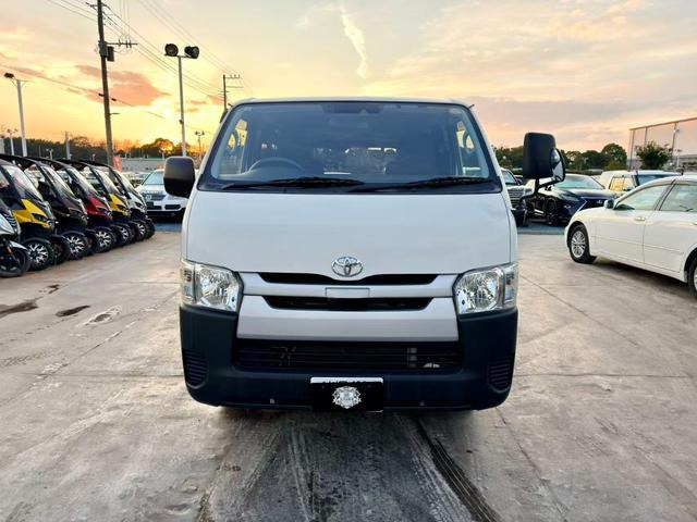 ハイエースバン