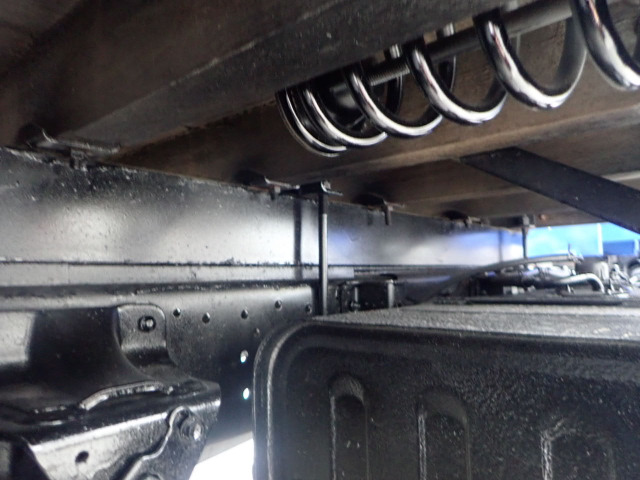 �V���[�V�E�����ɁA�T�r�╅�H�͌����܂���B