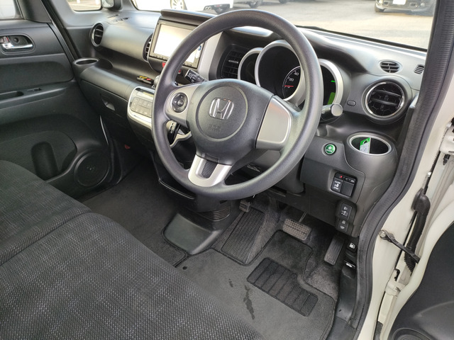 �y�W���ԗ��ɂ��āz �ቿ�i���������邽�߁A���ׂȏ��Ȃǂ͏C�������ɓW�����Ă���ꍇ���������܂��B�ł��邾�������������Ē����悤�ɂ��Ă���܂����A���s���ȕ��̓X�^�b�t�܂ł��q�˂��������B