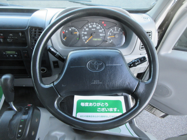 �������E�n���h�����ł���D�ȃG�A�o�b�O�t���ł���