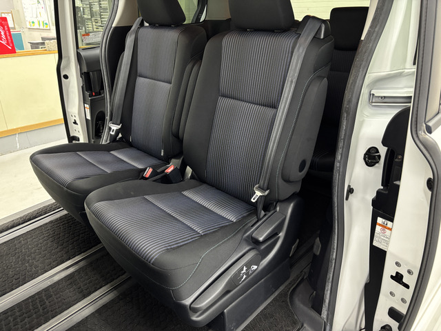 �y�K���X����̕i���z ���Ђ̓W���ԗ��ɂ�AIS�Ӓ菑�ƃI�[�g�I�[�N�V�������̍���\��ςݍ���ł��܂��B�v���C�X�{�[�h�̋��z�͏��o��݂̂��x�������z�B�i�������i���S���͈ꌩ�ɔ@�����B��ڗđR�ł��B