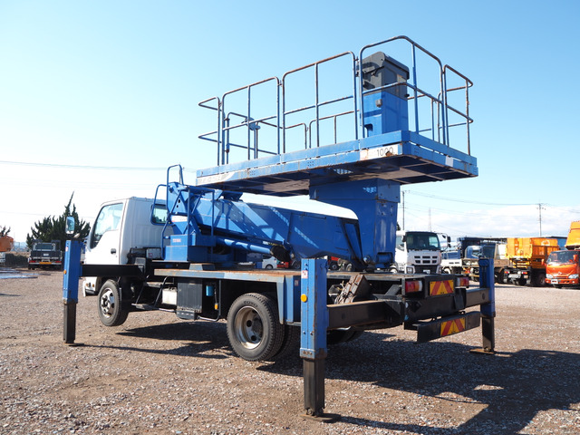 エルフ高所作業車