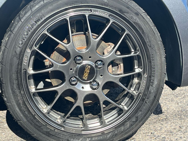 �X�^�C���b�V����ǋ�����BBS15�C���`�z�C�[�������Ă��܂�