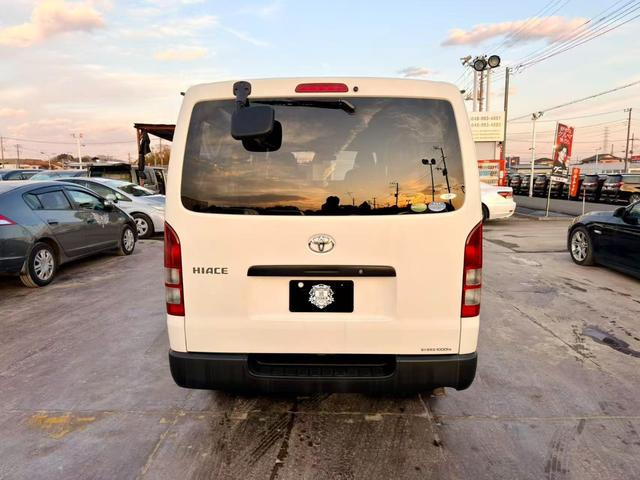 ハイエースバン