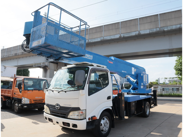 デュトロ高所作業車