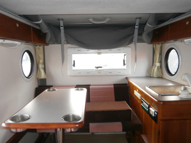 ��Ԑl��:4�� �ԑ̃T�C�Y ����:340cm ��:148cm ����:200cm