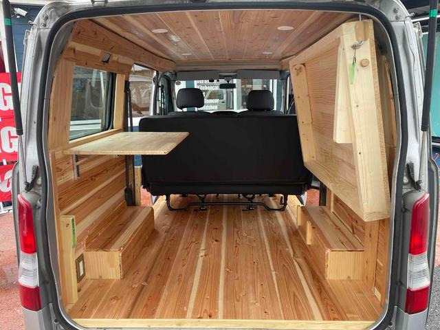 5�l���d�l�ł����̍L�����m�ۂ��Ă��܂�