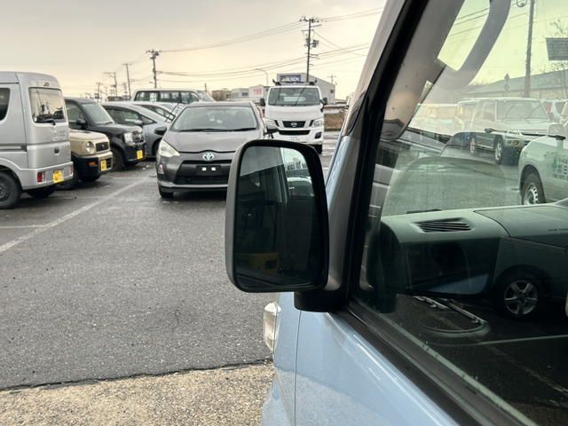 �y�x�����z���i�X�z���Ԃ������������܂��āA���ɗL�������܂��B�݌Ɏԗ��ɂȂ�܂��̂ŁA���񂲓s���̋X�������ɁA���ɗ��ĉ������B���X�\��������ƁA���ē����X���[�Y�ł��B